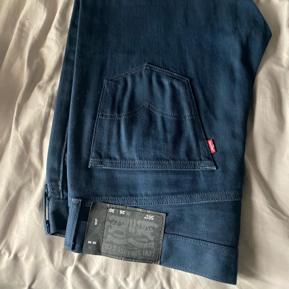 Levi’s - Picture 3 of 3